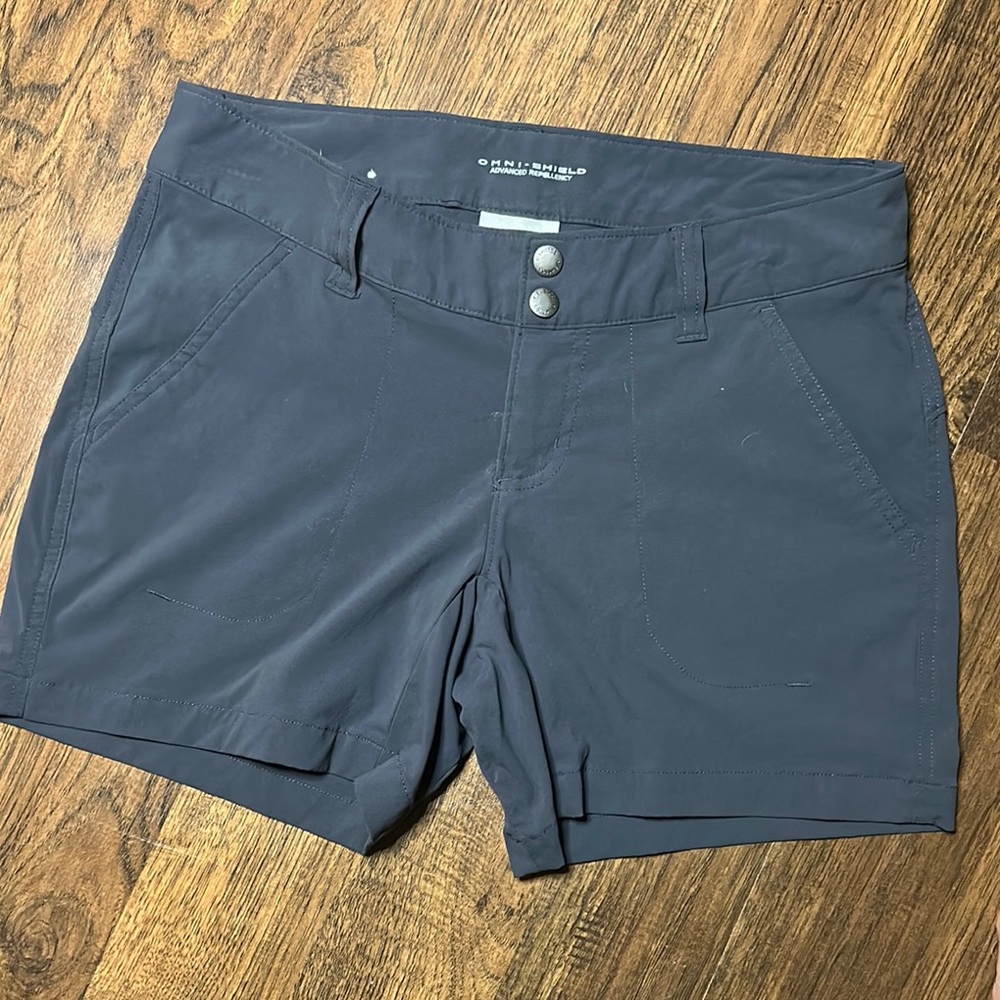 COLUMBIA Active‎ Fit Omni-Shield Weather Repellant Shorts